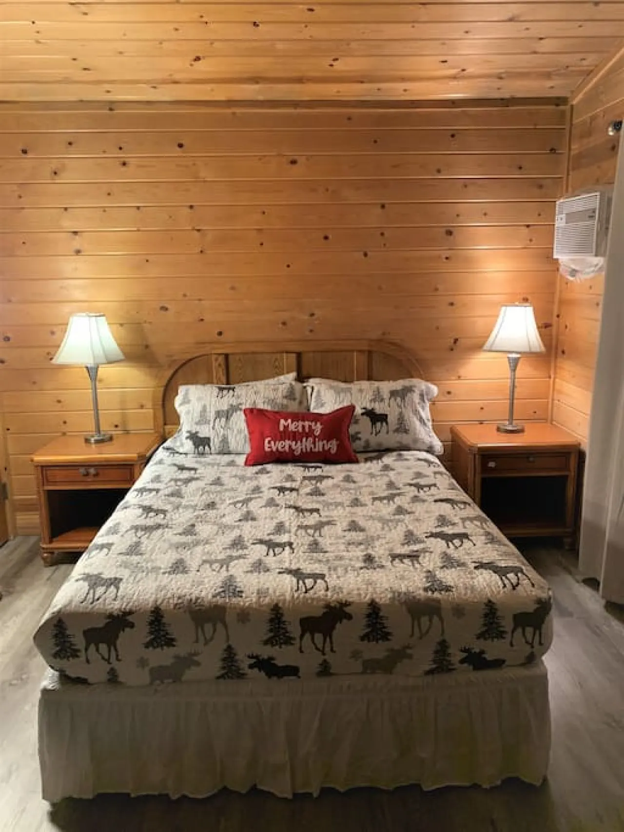 Lake-View Lodge 3 (Near Village) 7