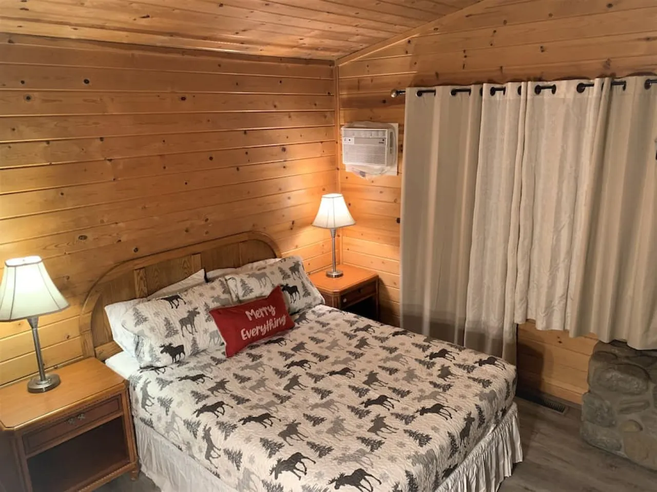 Lake-View Lodge 3 (Near Village) 8