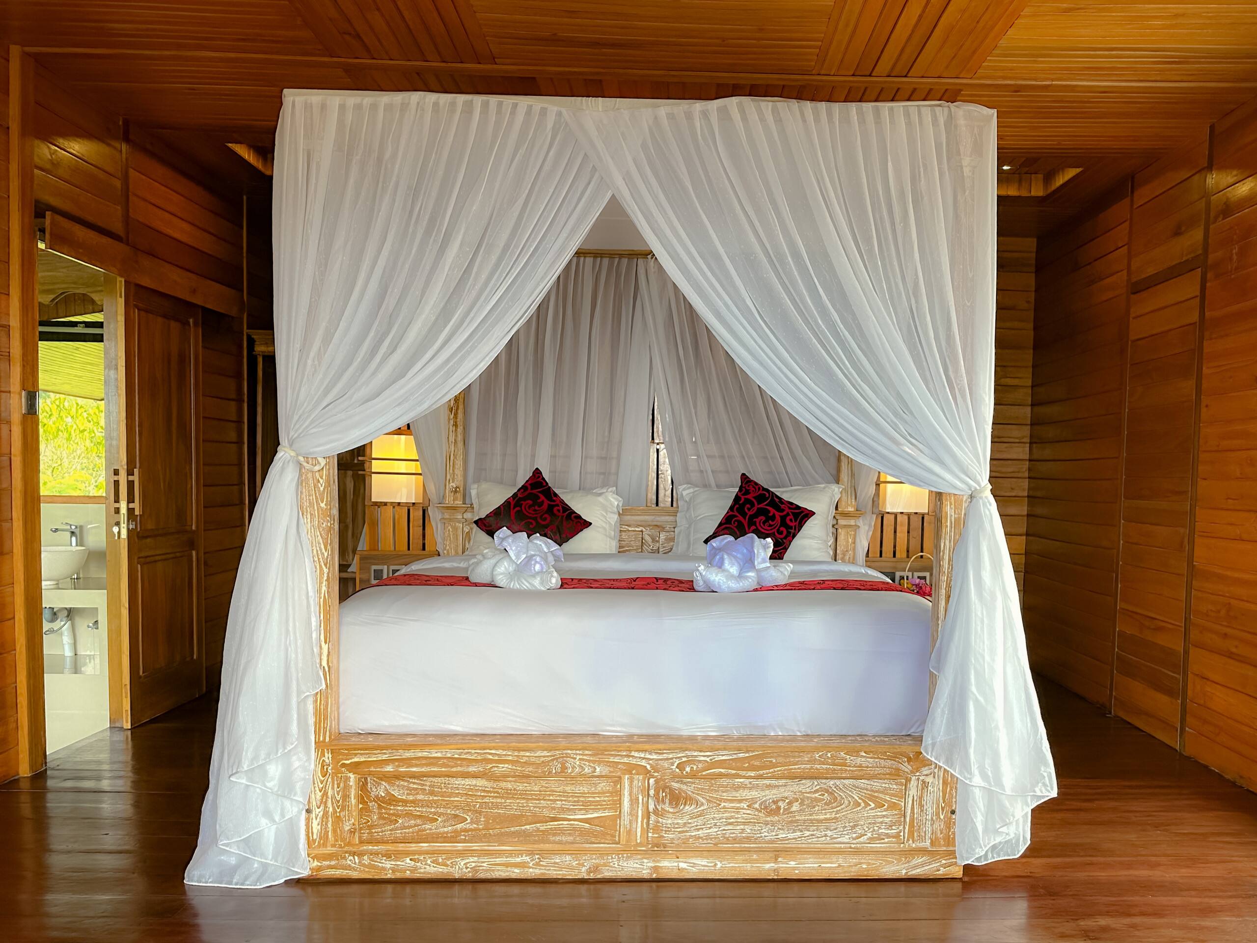 Romantic 1BR Jacuzzi Villa in Munduk Highlands — photo 3