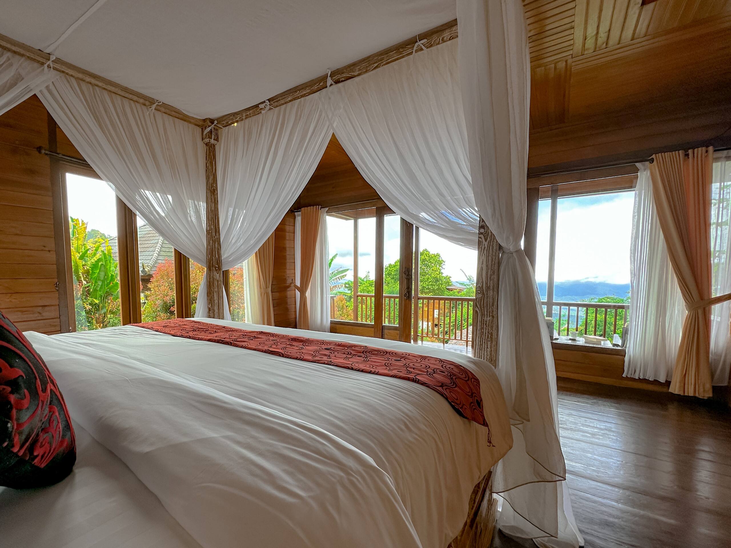 Romantic 1BR Jacuzzi Villa in Munduk Highlands