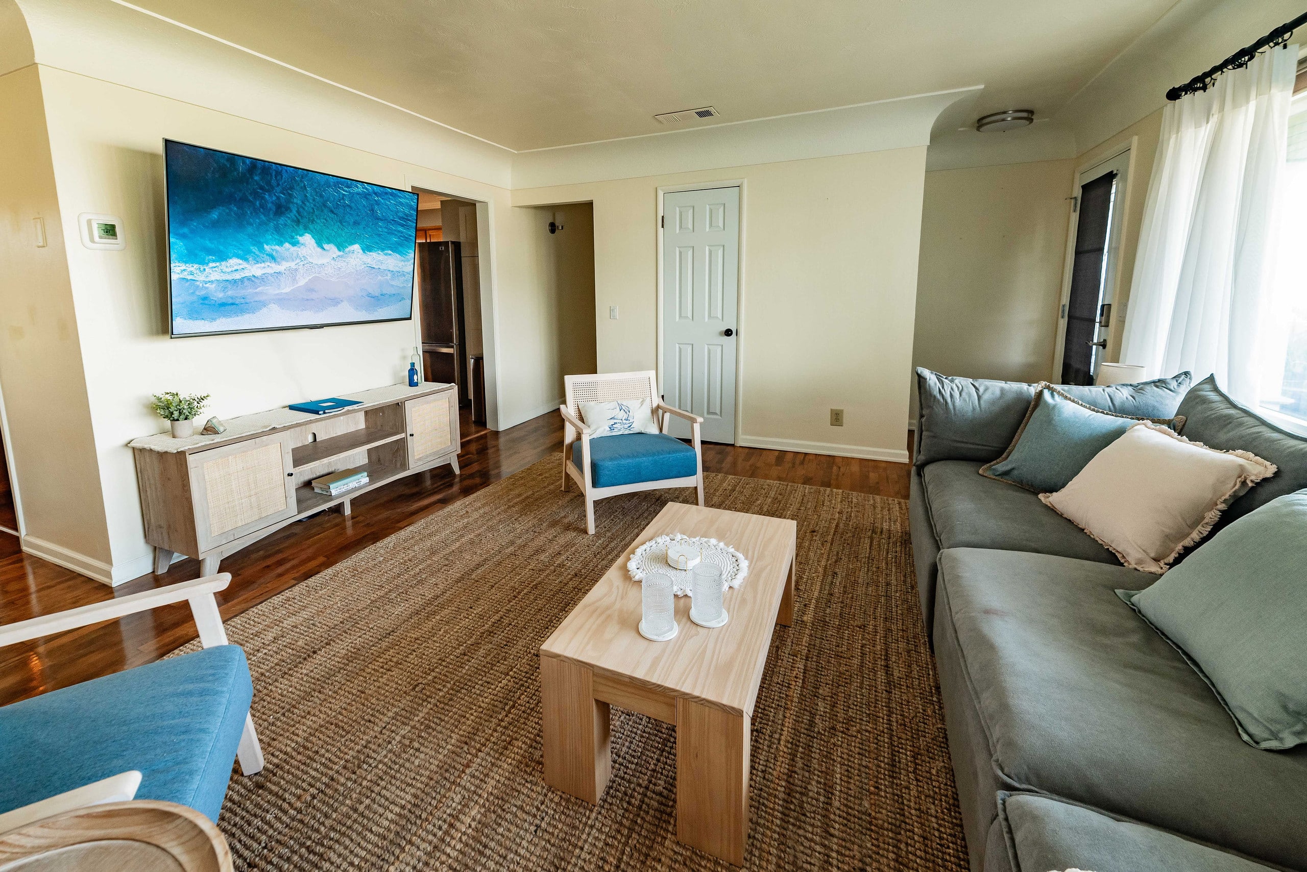 Coastal Haven: Oceanview and Hot Tub 10