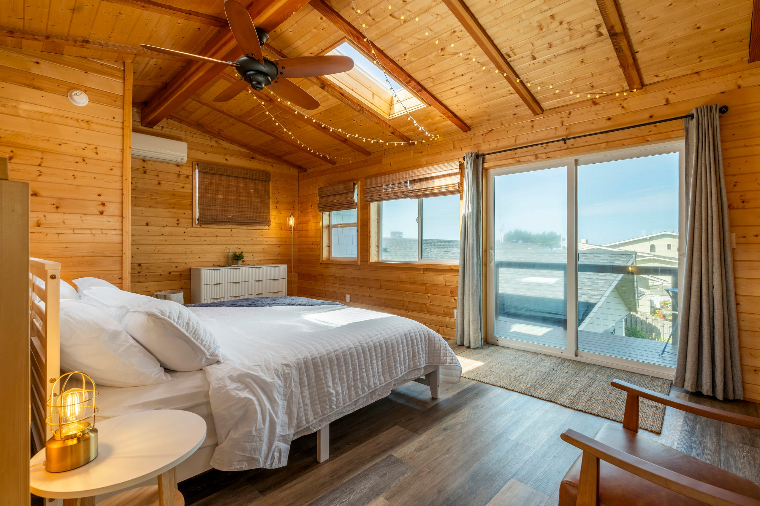 Coastal Haven: Oceanview and Hot Tub 23