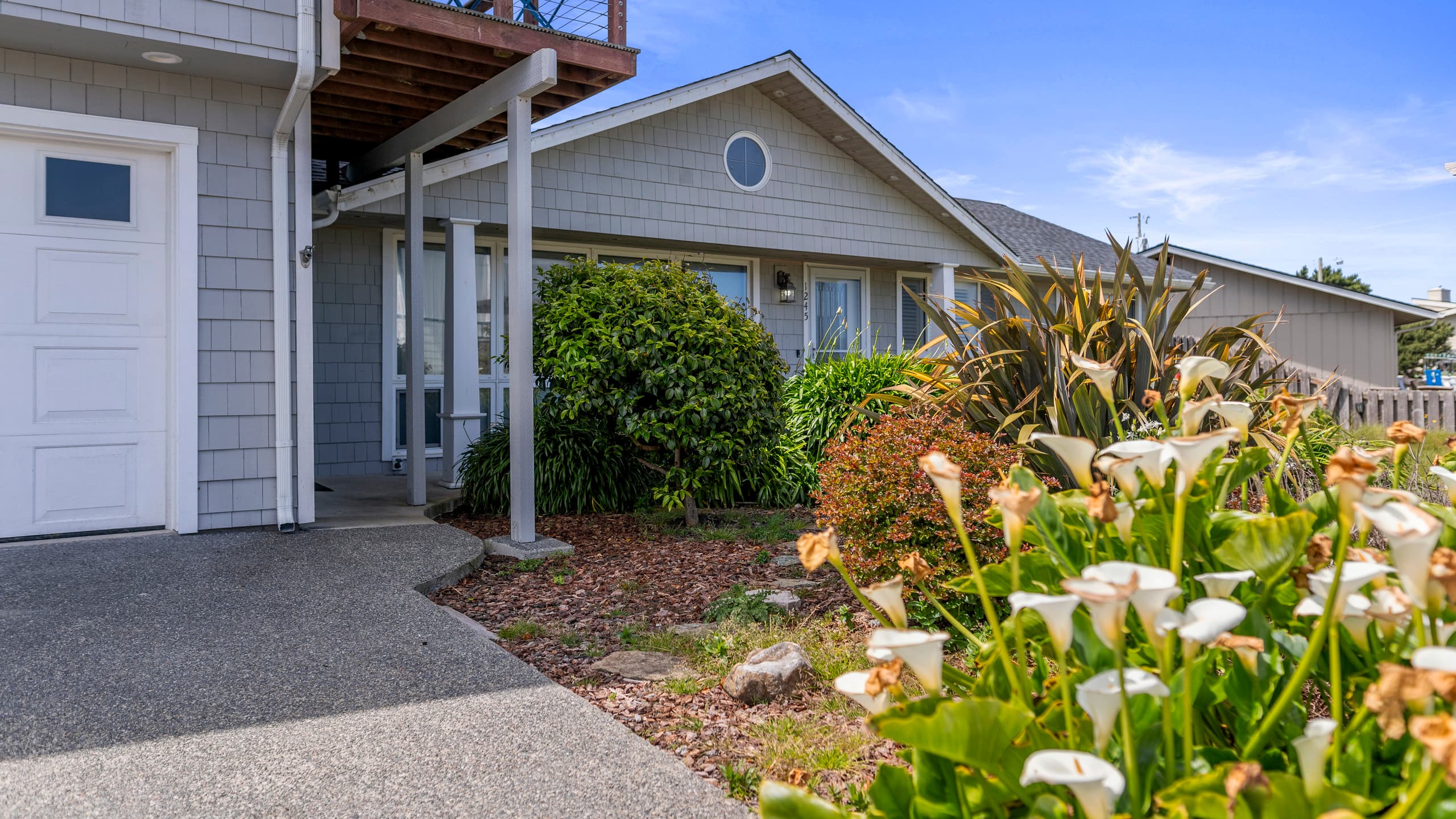 Coastal Haven: Oceanview and Hot Tub 32
