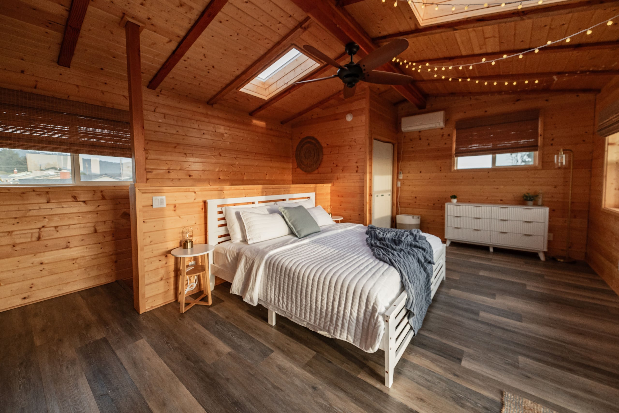 Coastal Haven: Oceanview and Hot Tub 24