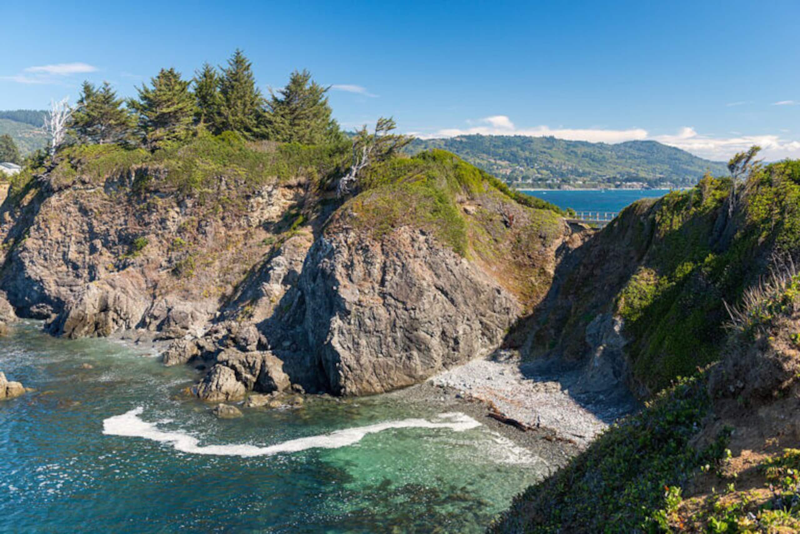 Coastal Haven: Oceanview and Hot Tub 36