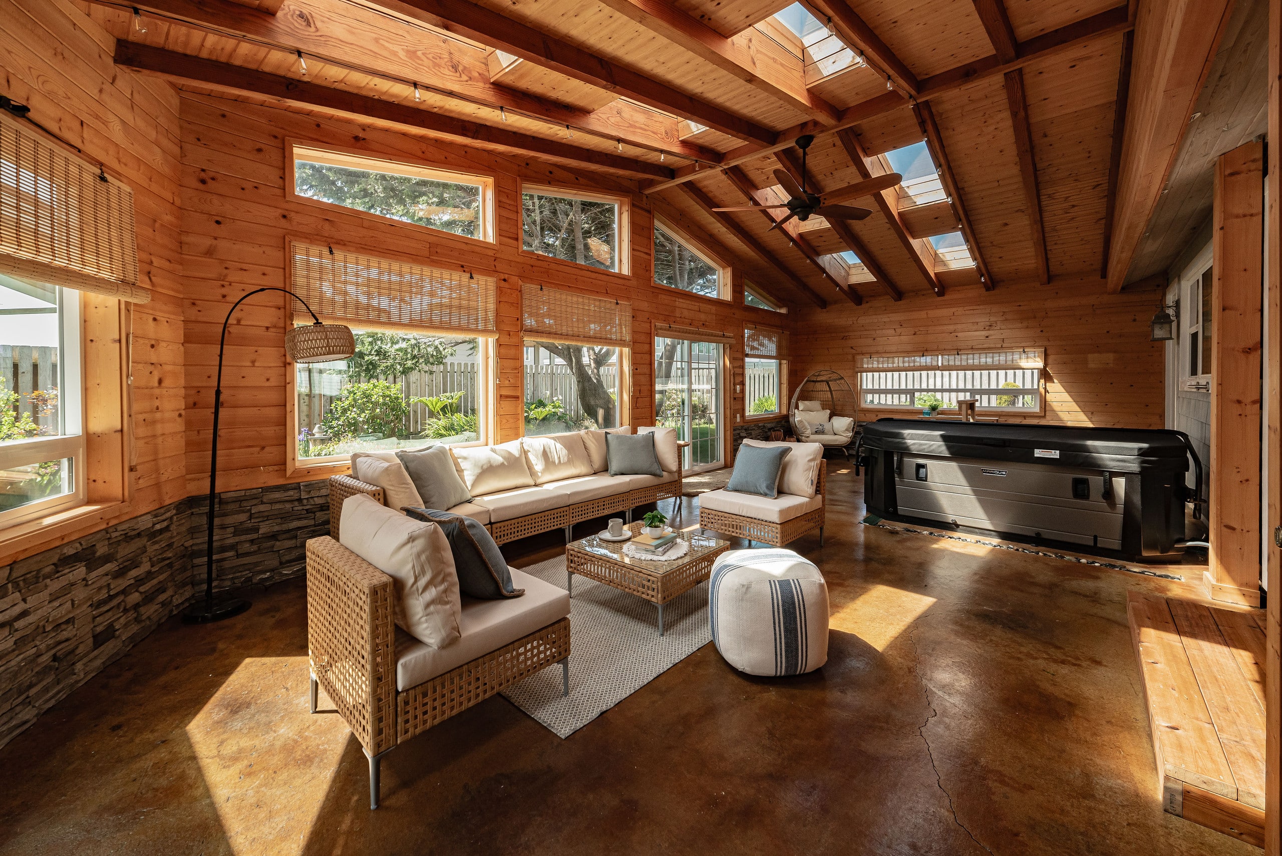 Coastal Haven: Oceanview and Hot Tub — photo 3