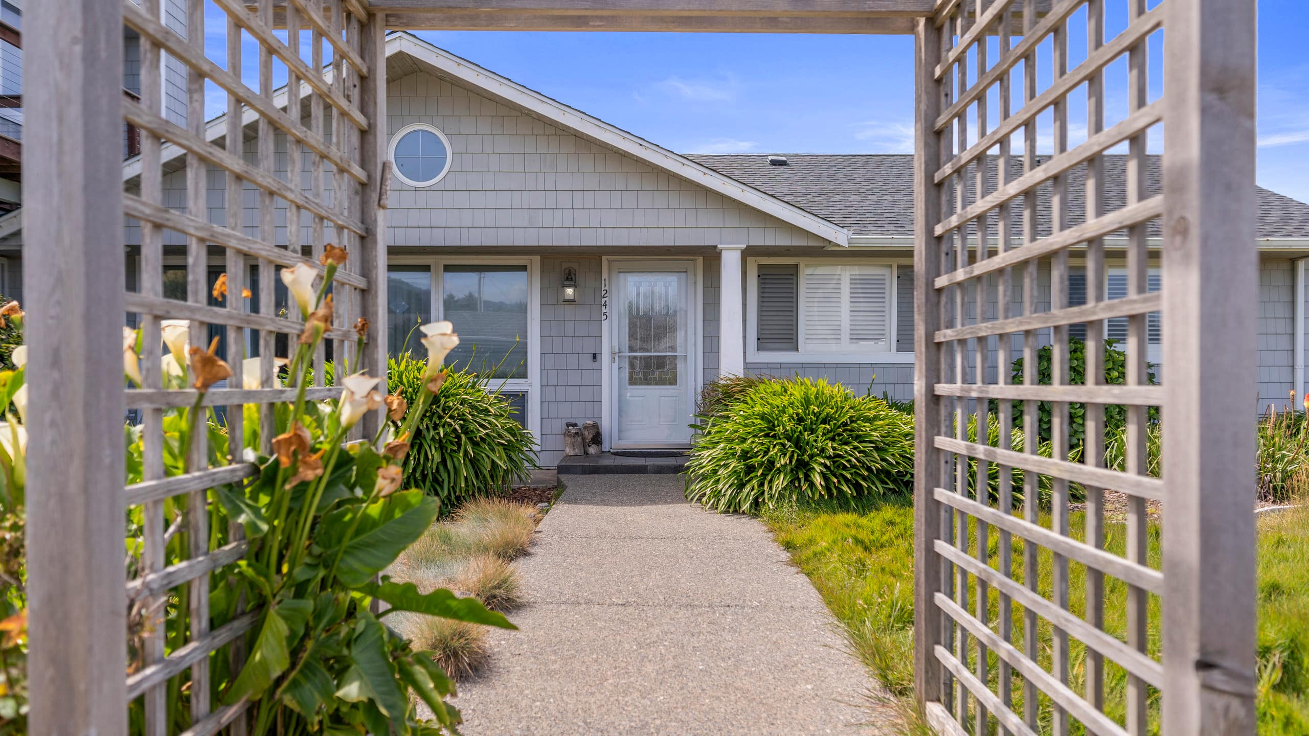 Coastal Haven: Oceanview and Hot Tub 33