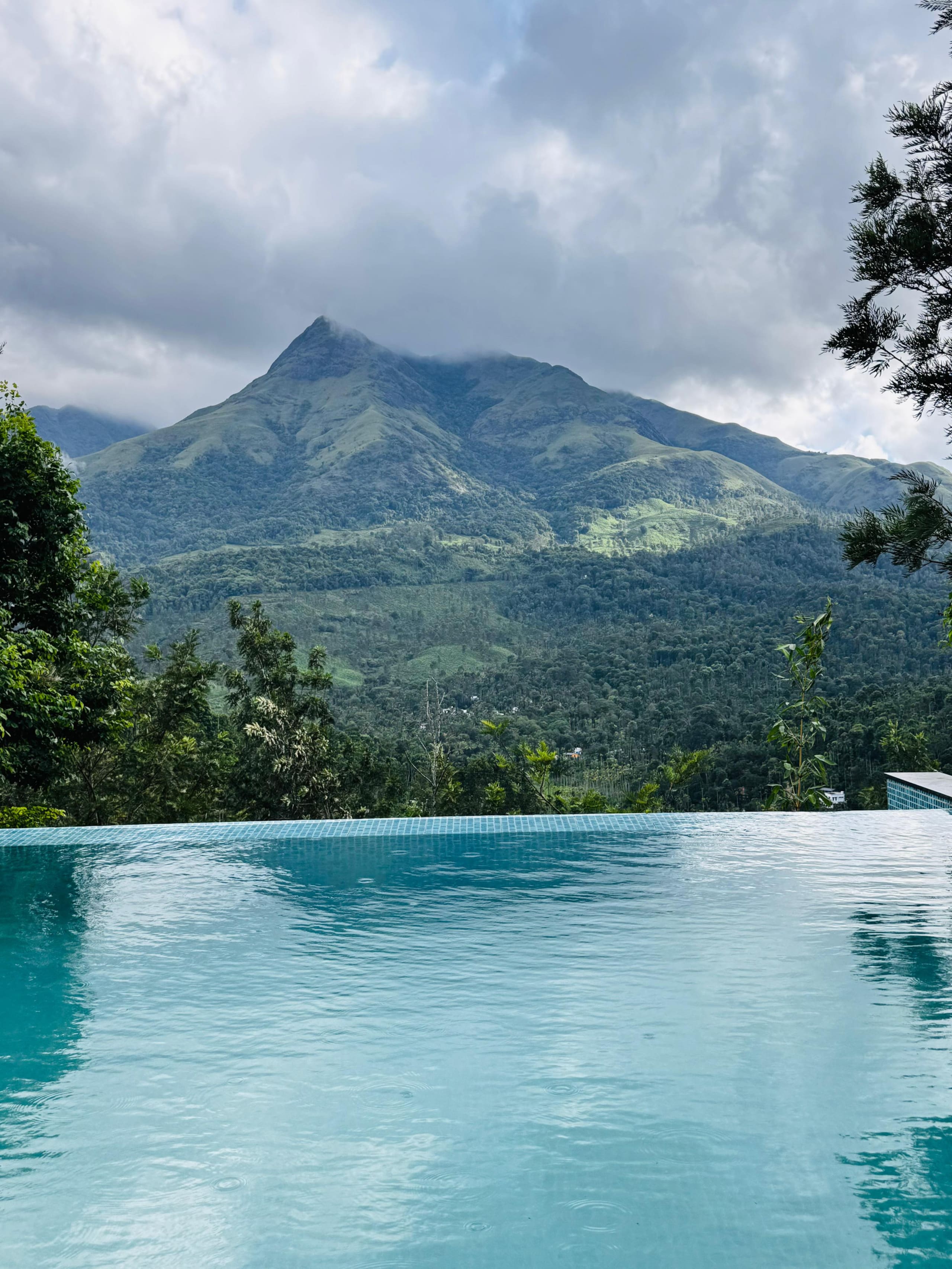 Sky Bed Cottage | Mountain peak view 6