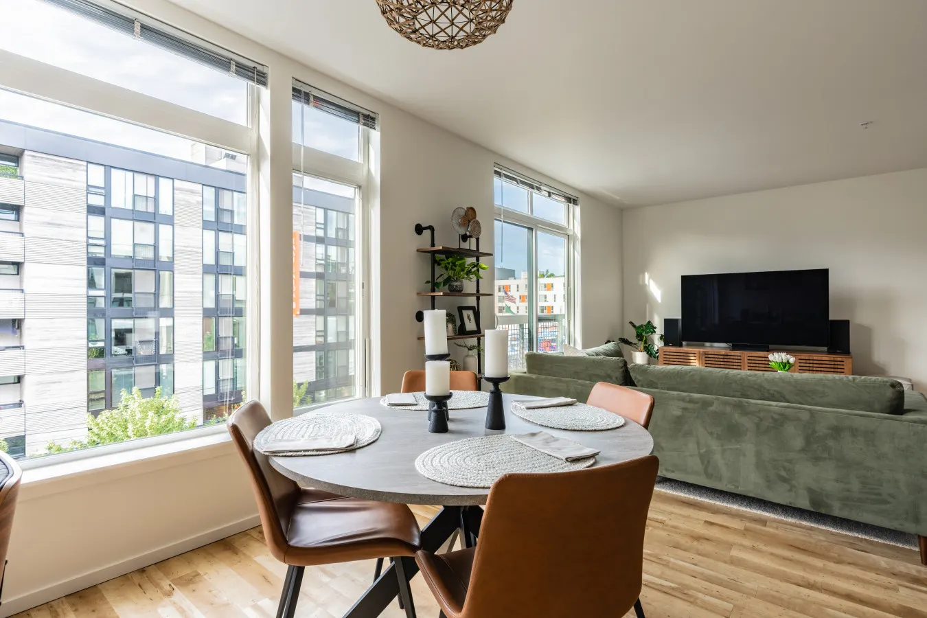 Central District Large King Bed Apartment 12