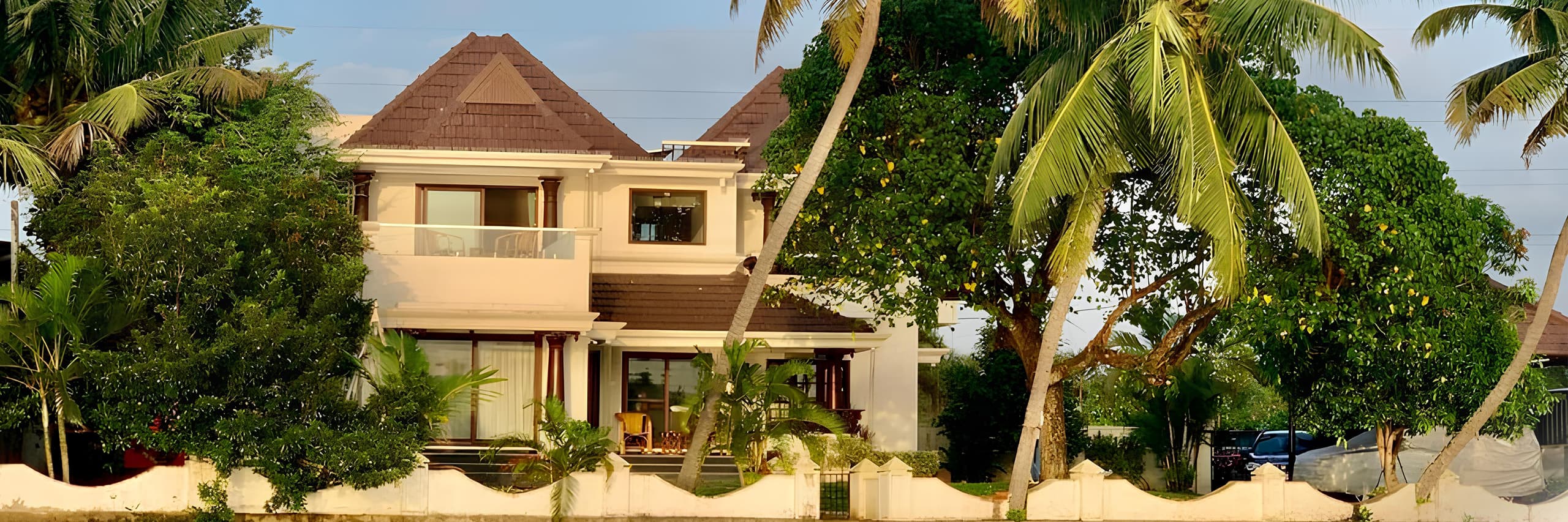 The Ambassador's Residence:Lakeside Villa in Kochi 22