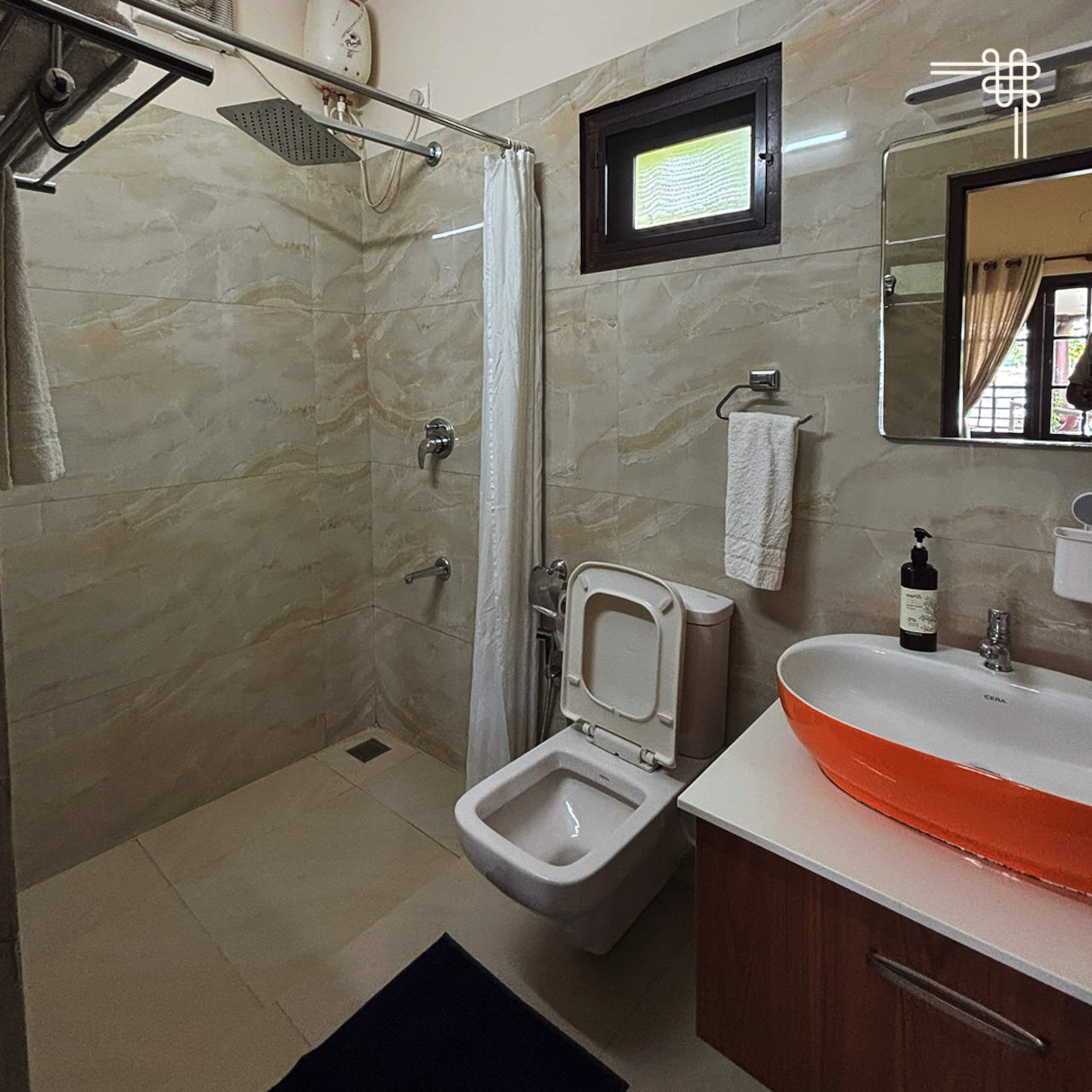 The Ambassador's Residence:Lakeside Villa in Kochi 13