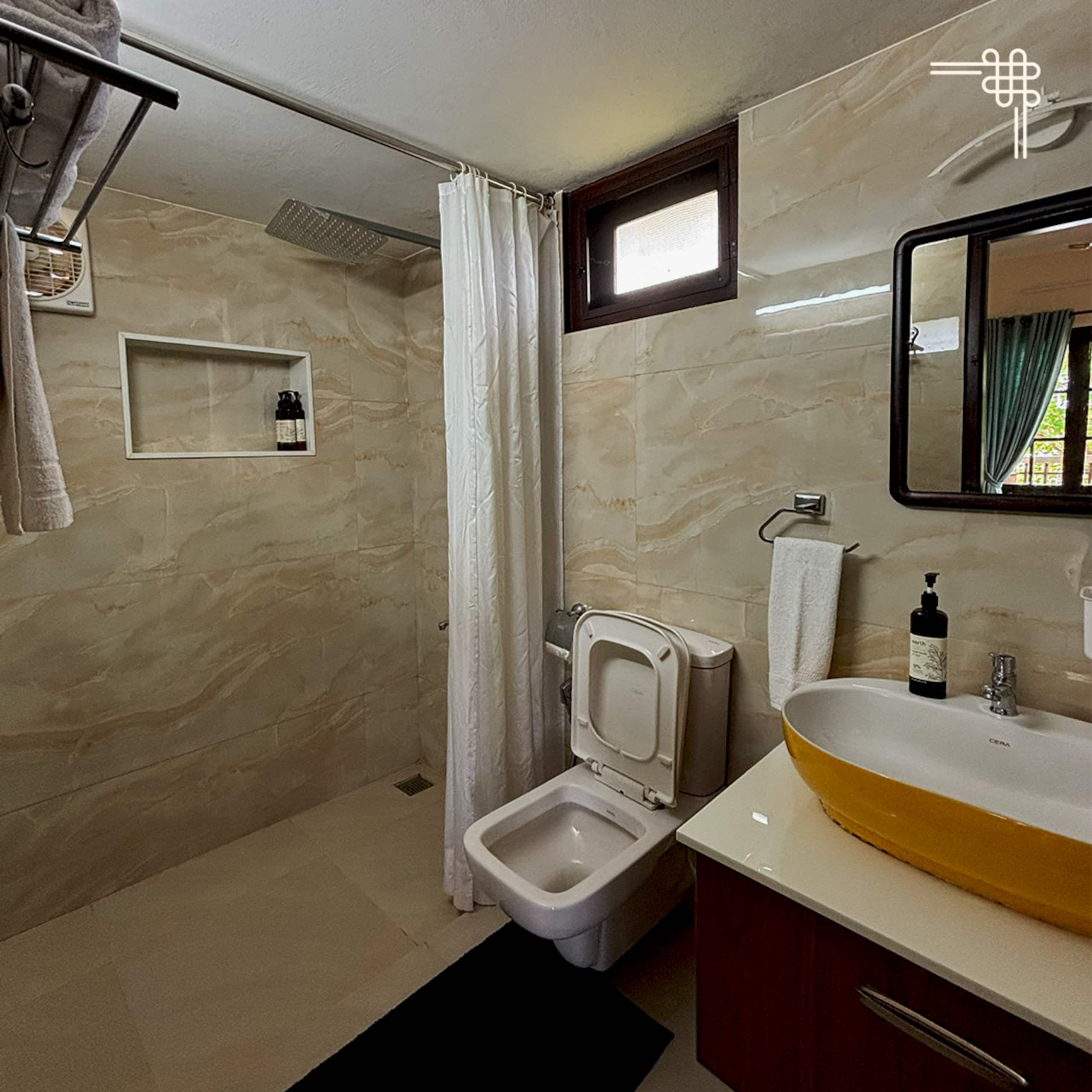 The Ambassador's Residence:Lakeside Villa in Kochi 12