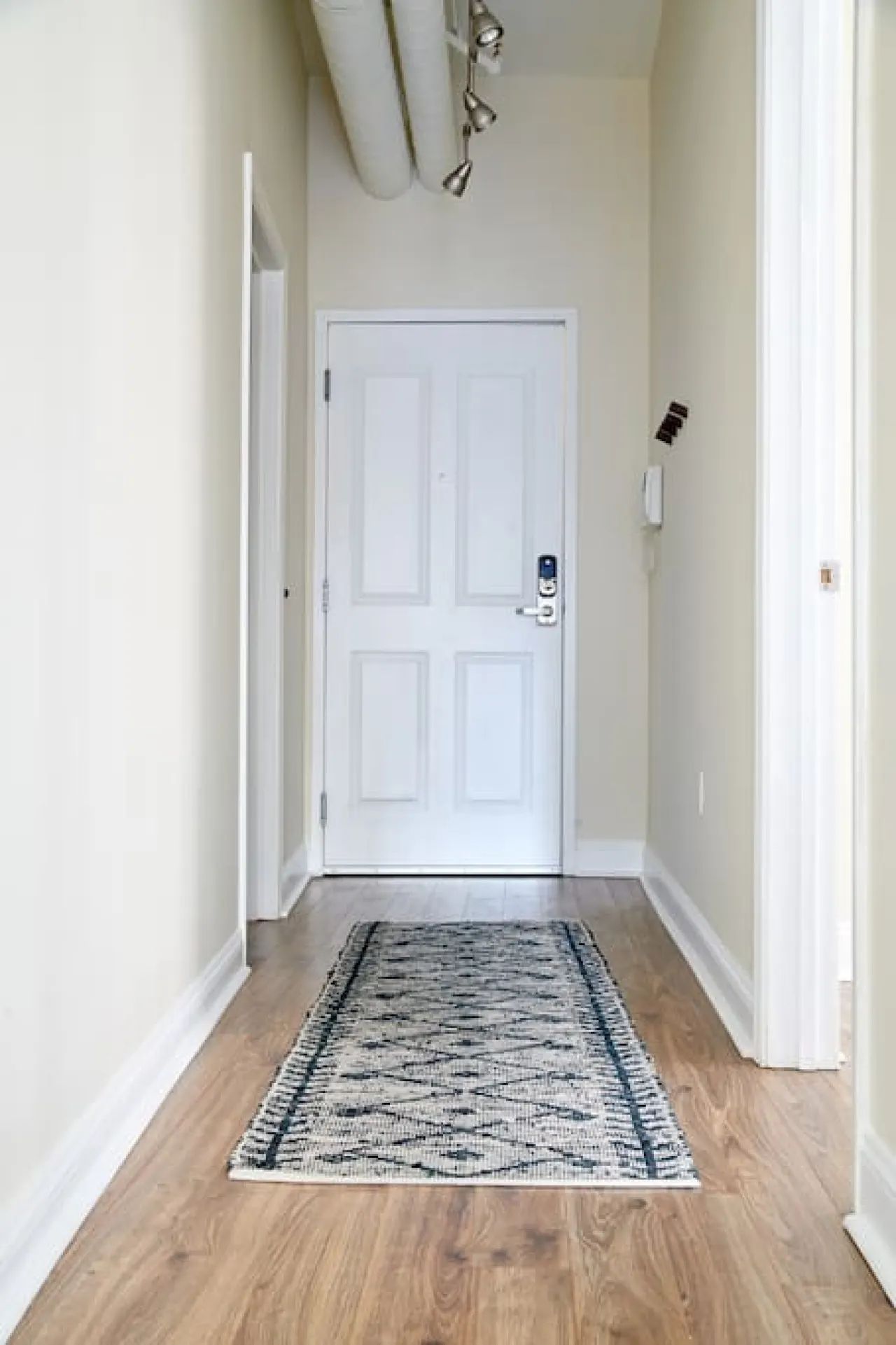 Spacious 2BR Keyless Entry 11