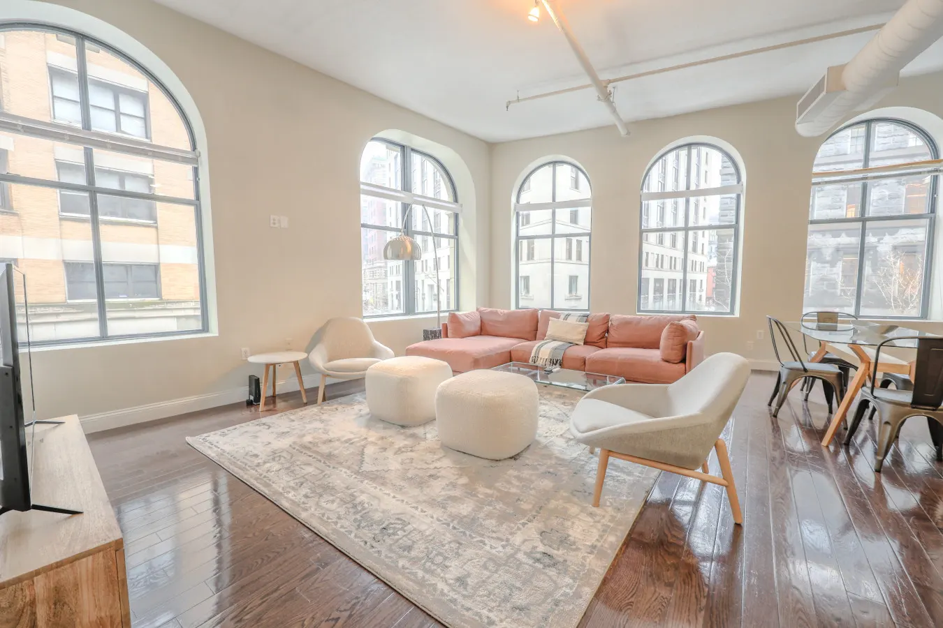 Spacious 2BR Keyless Entry 6
