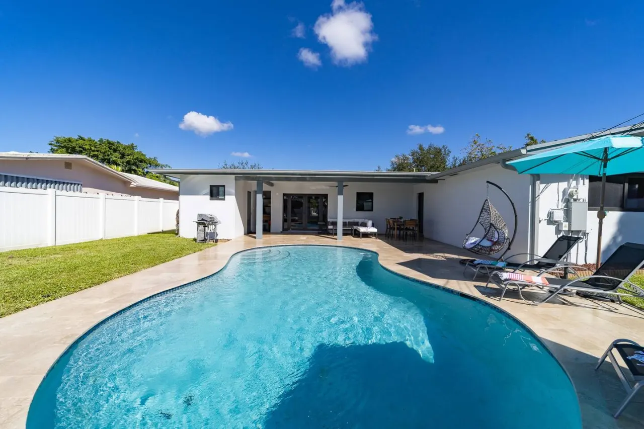 Luxury Pool Villa- 15 Mins to Hollywood Beach! 8