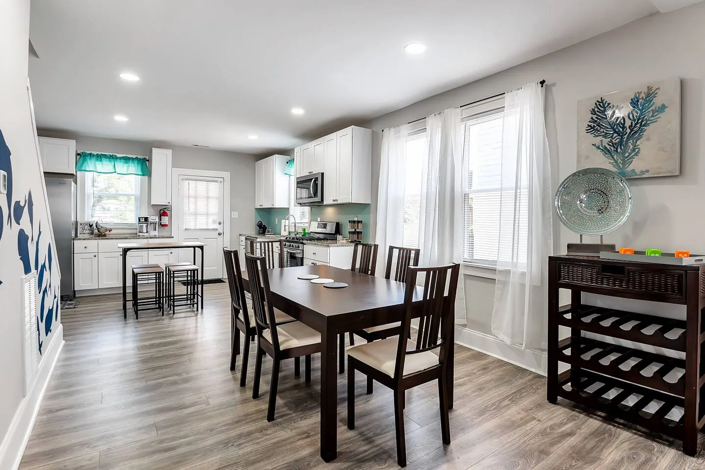 Willoughby Beach 5BR Retreat Sleeps 10 11