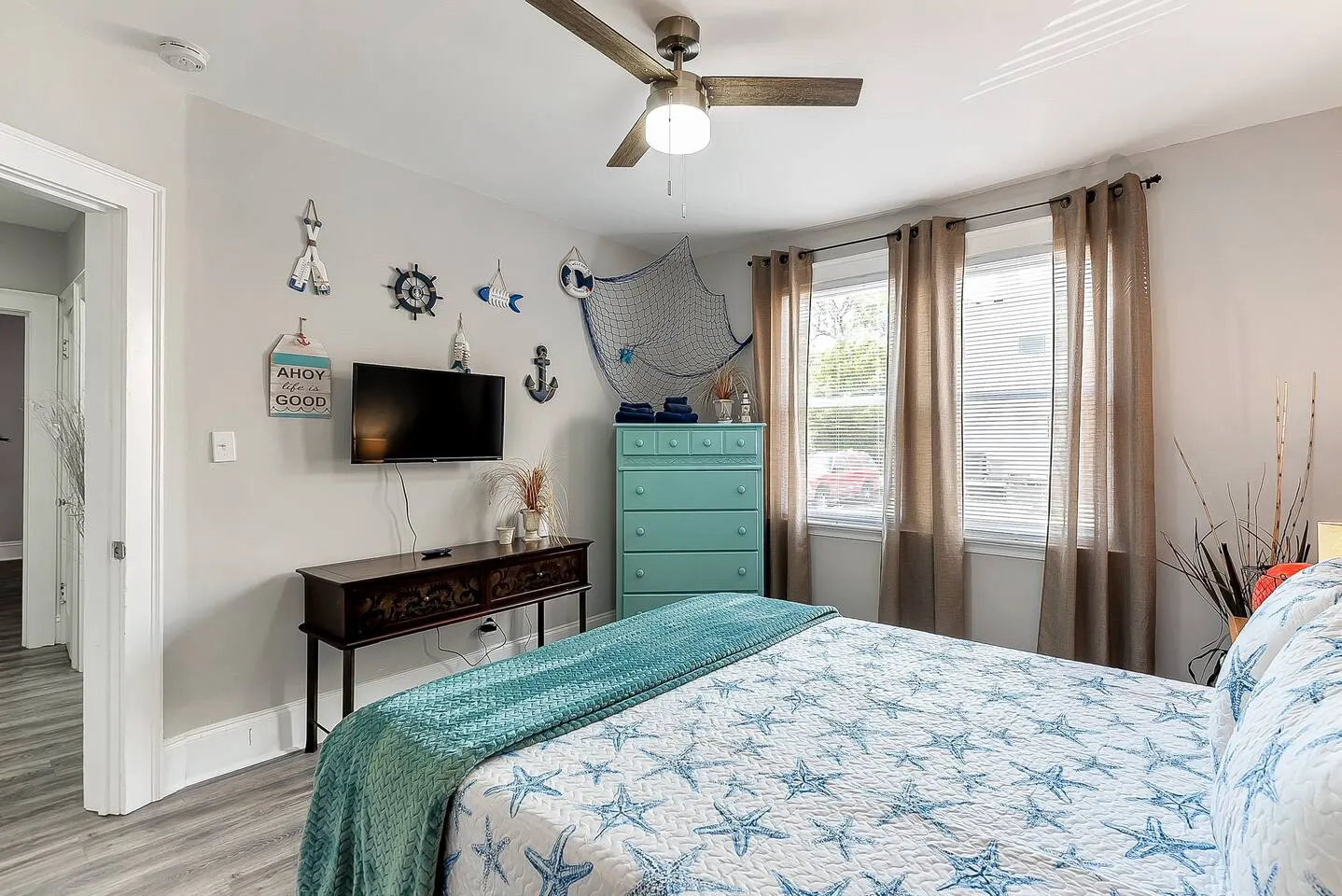 Willoughby Beach 5BR Retreat Sleeps 10 12