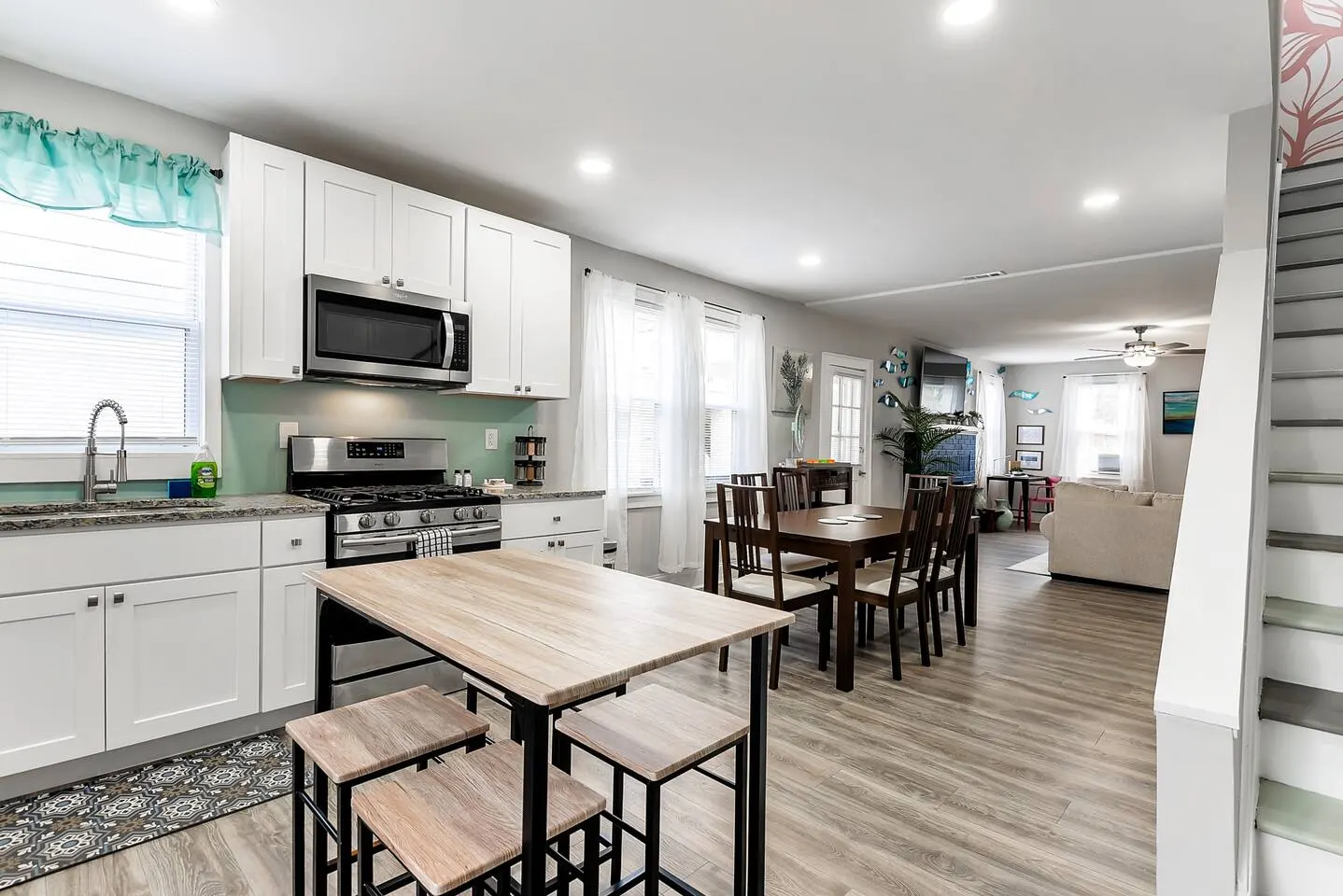 Willoughby Beach 5BR Retreat Sleeps 10 16