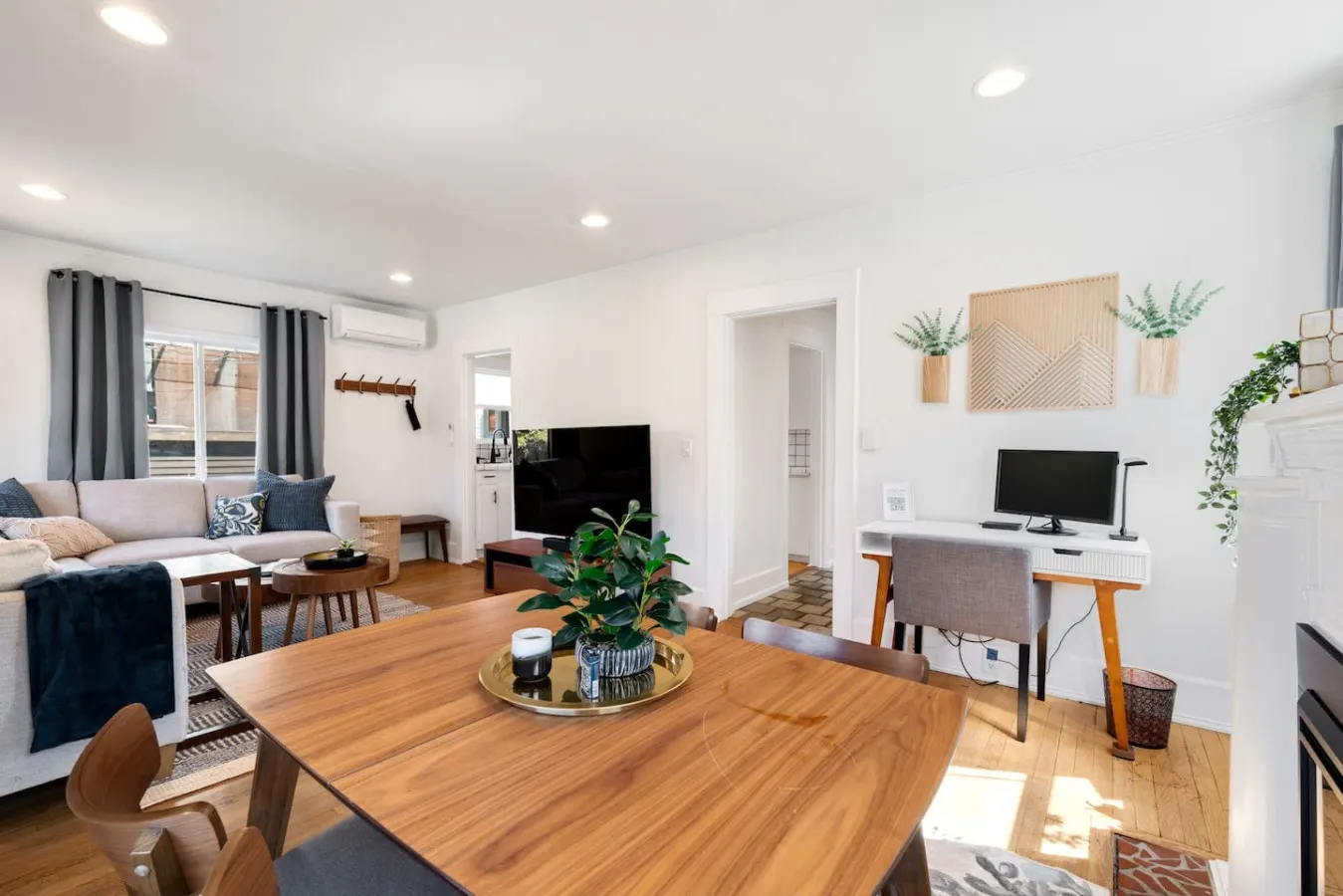 City Oasis: Office, Yard & BBQ 14