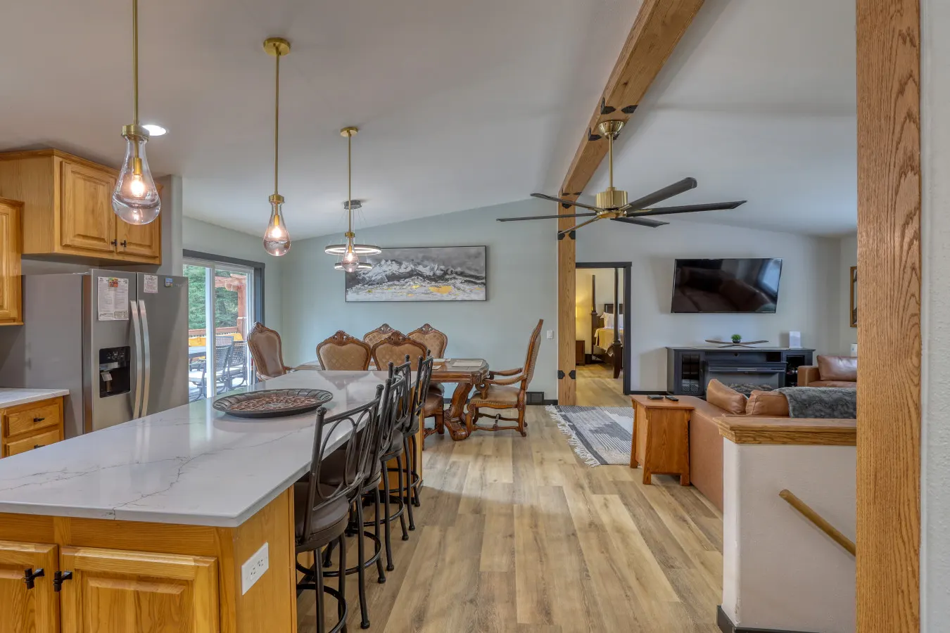 Whitetail & Spruce Hideaway 4BR/3BA 16