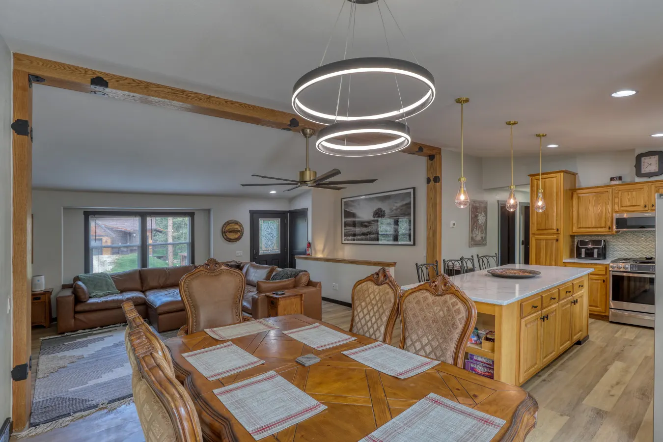 Whitetail & Spruce Hideaway 4BR/3BA 17