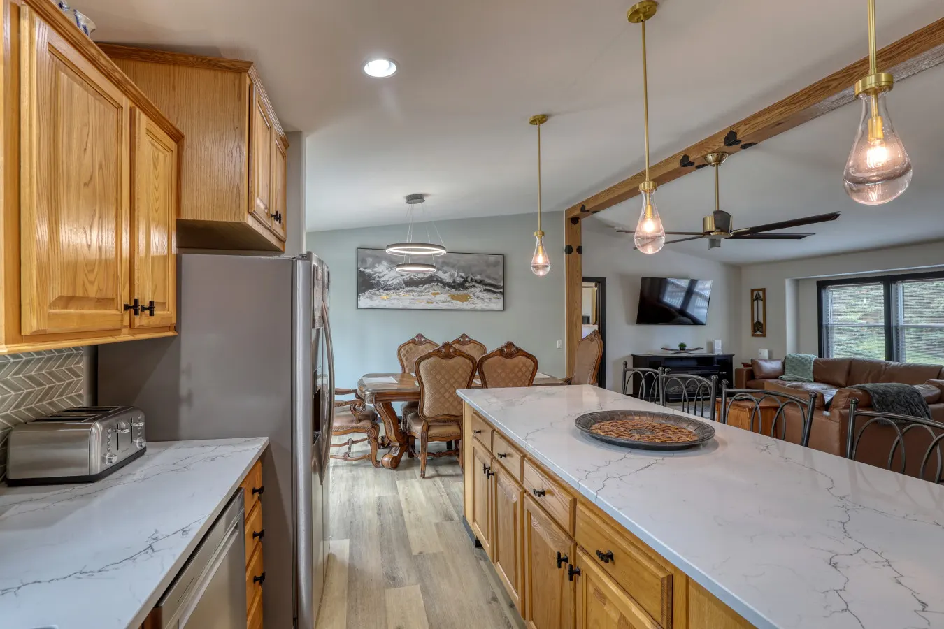 Whitetail & Spruce Hideaway 4BR/3BA 19