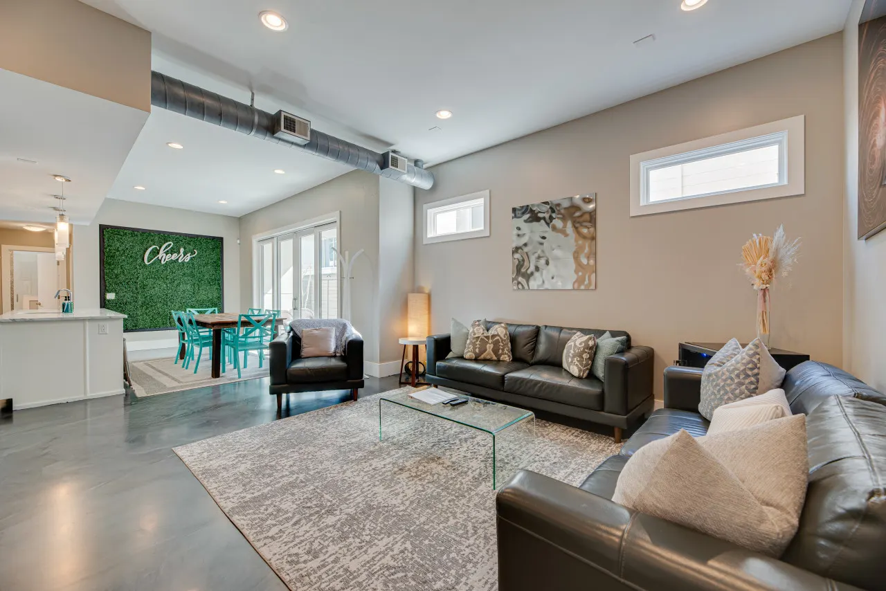 Downtown / Gulch Home, Walk Everywhere! 3