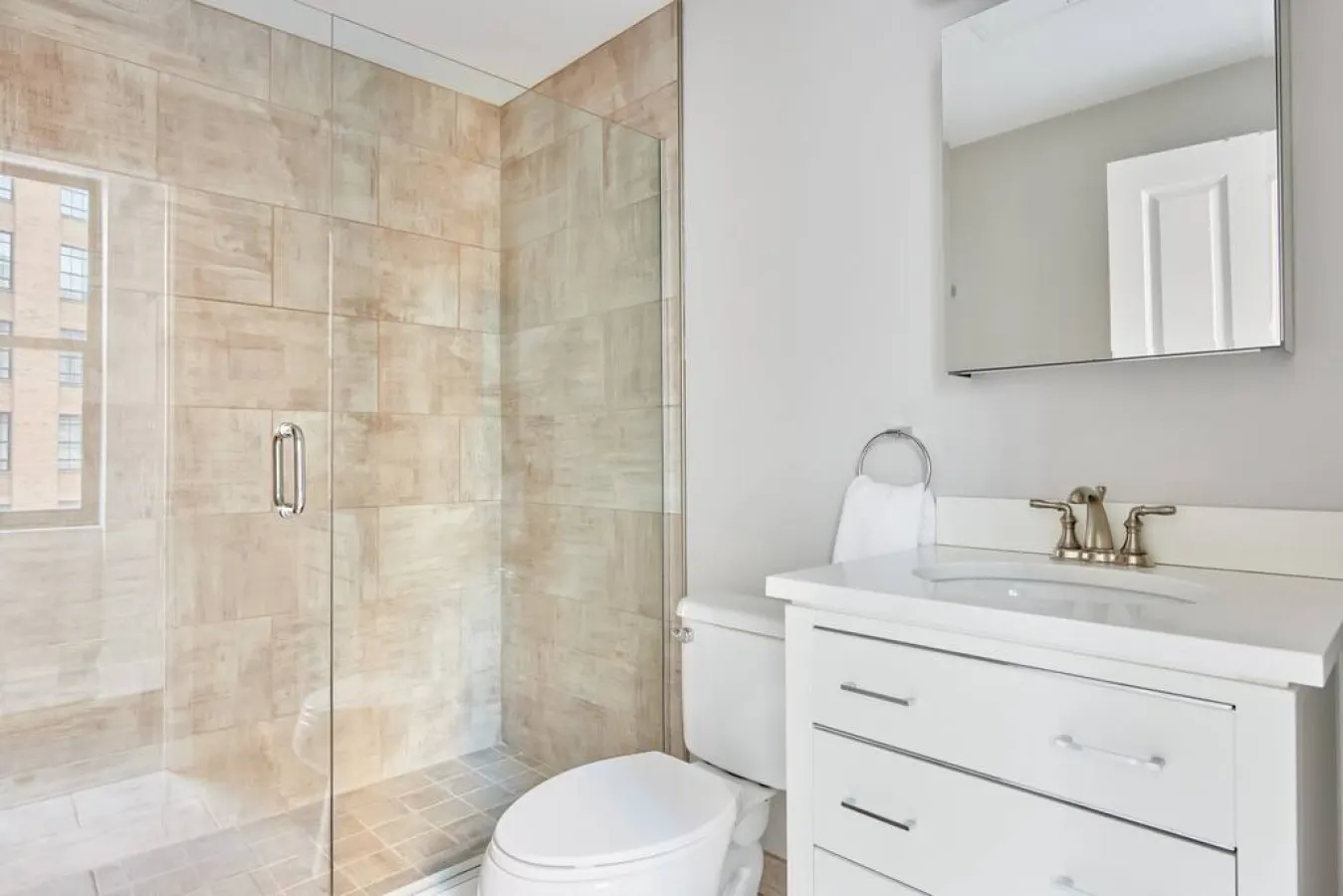 Milk153-6G-1/1 Bright FIDI 1br Centrally Located 11