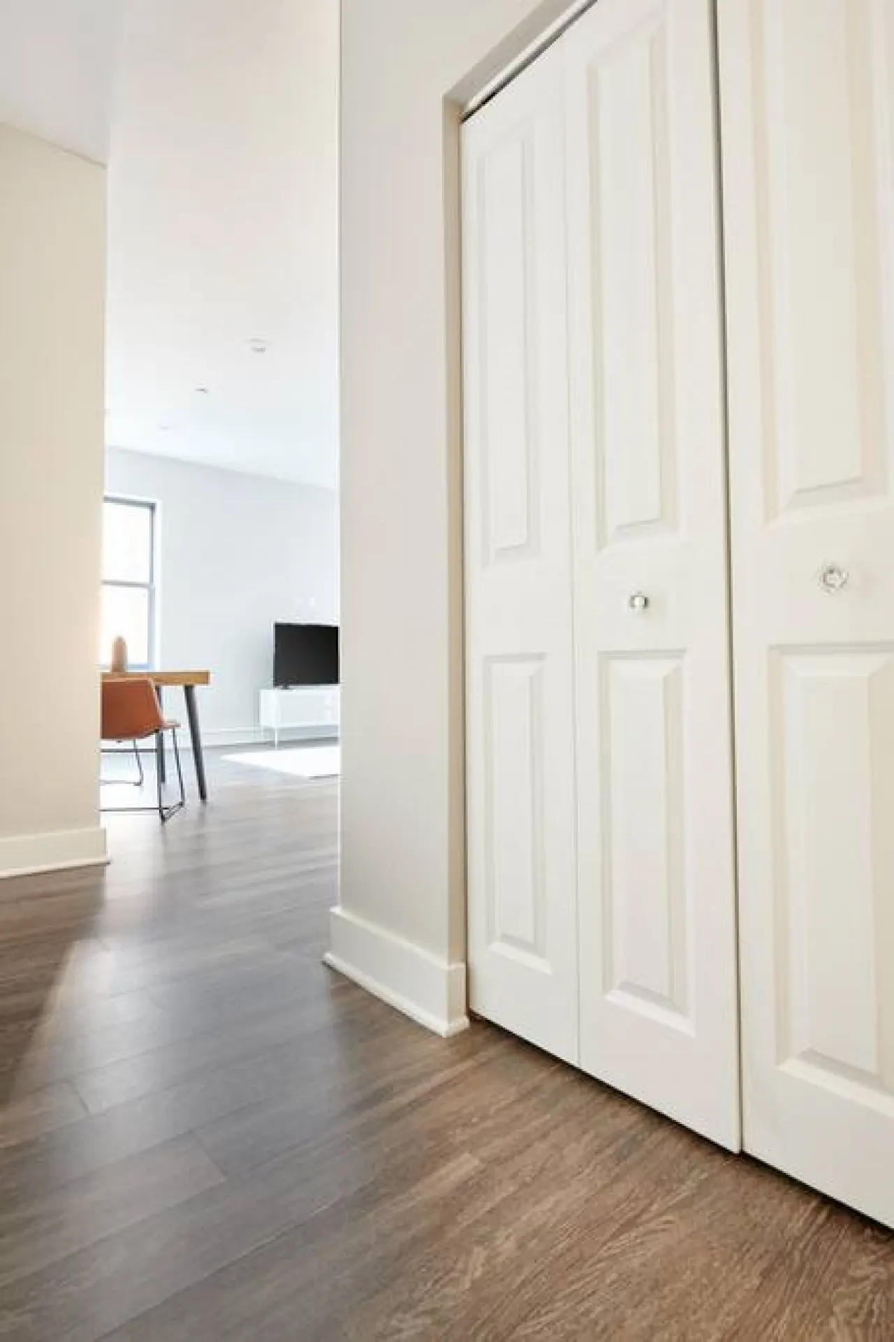Milk153-6G-1/1 Bright FIDI 1br Centrally Located 6