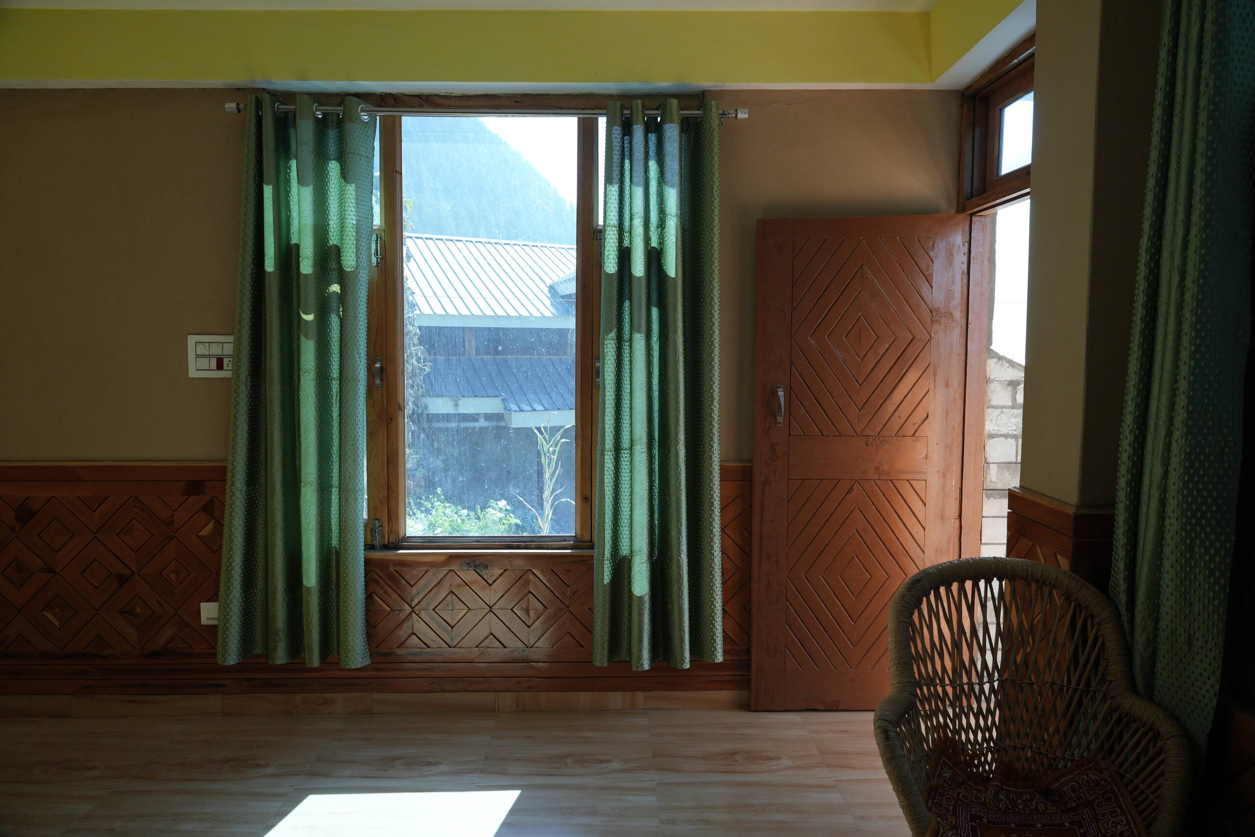 Banjara House: Jibhi Retreat 19
