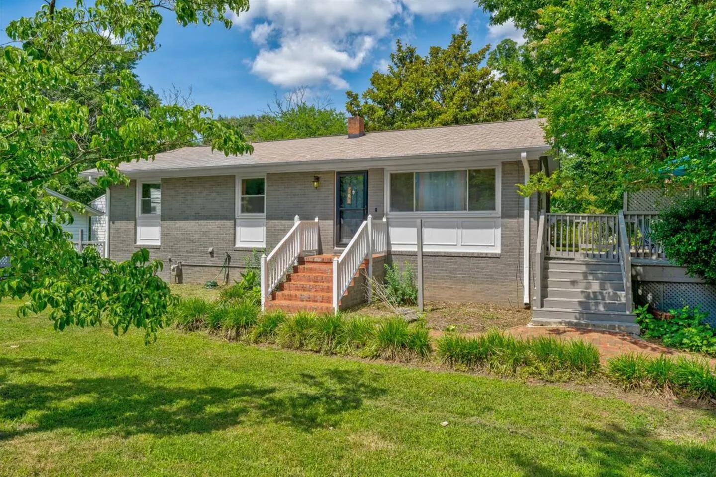 White Oaks Fenced Yard 1/2 Acre Large Deck 20