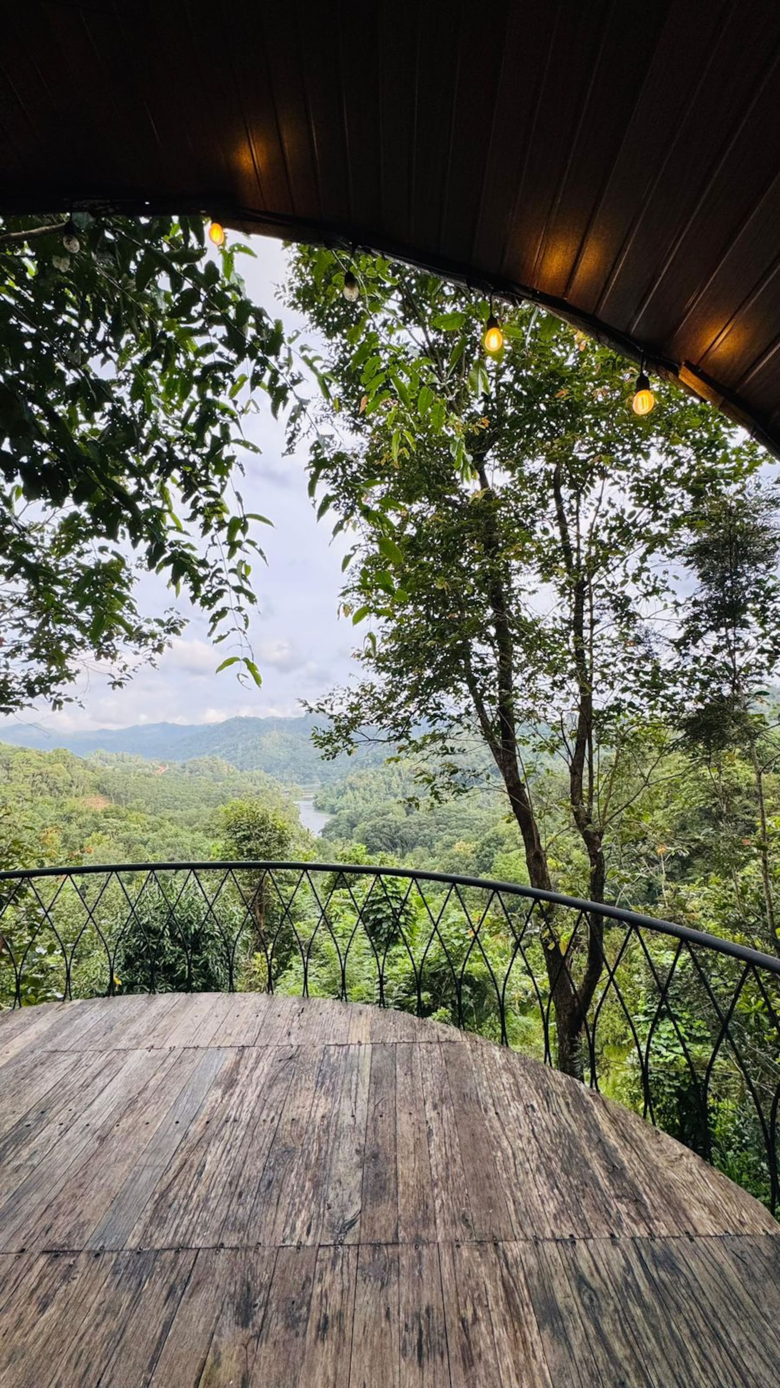 Cocoon Cabin lake view by Tulsi village 15