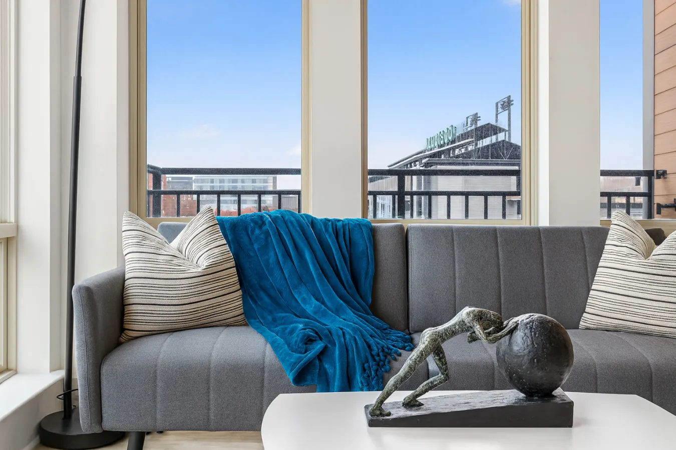Luxury 2BR Steps from Railroad Park 8