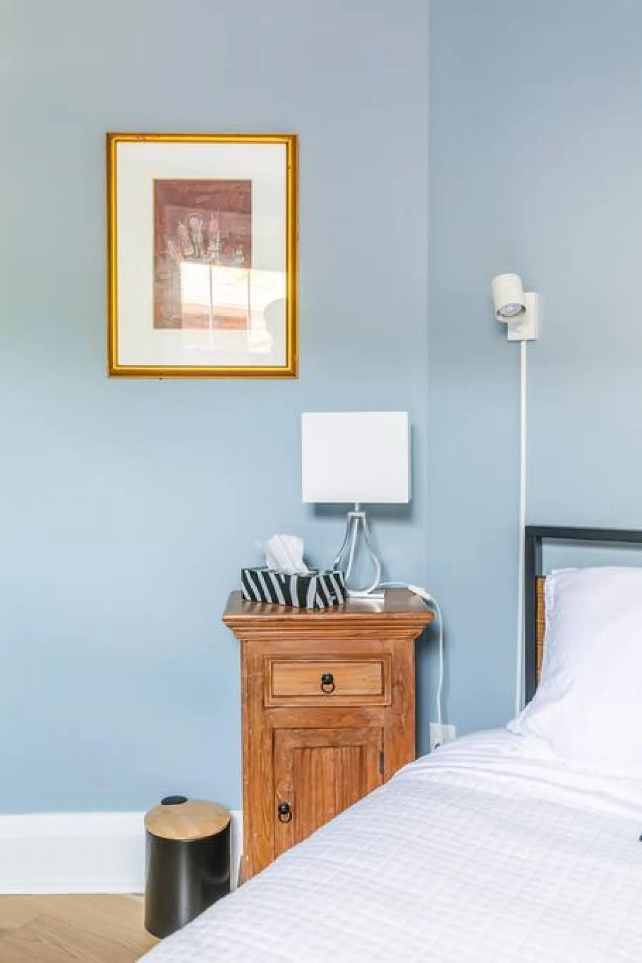 Stylish & Cozy 2-Bedroom Home - Bloor West Village 19