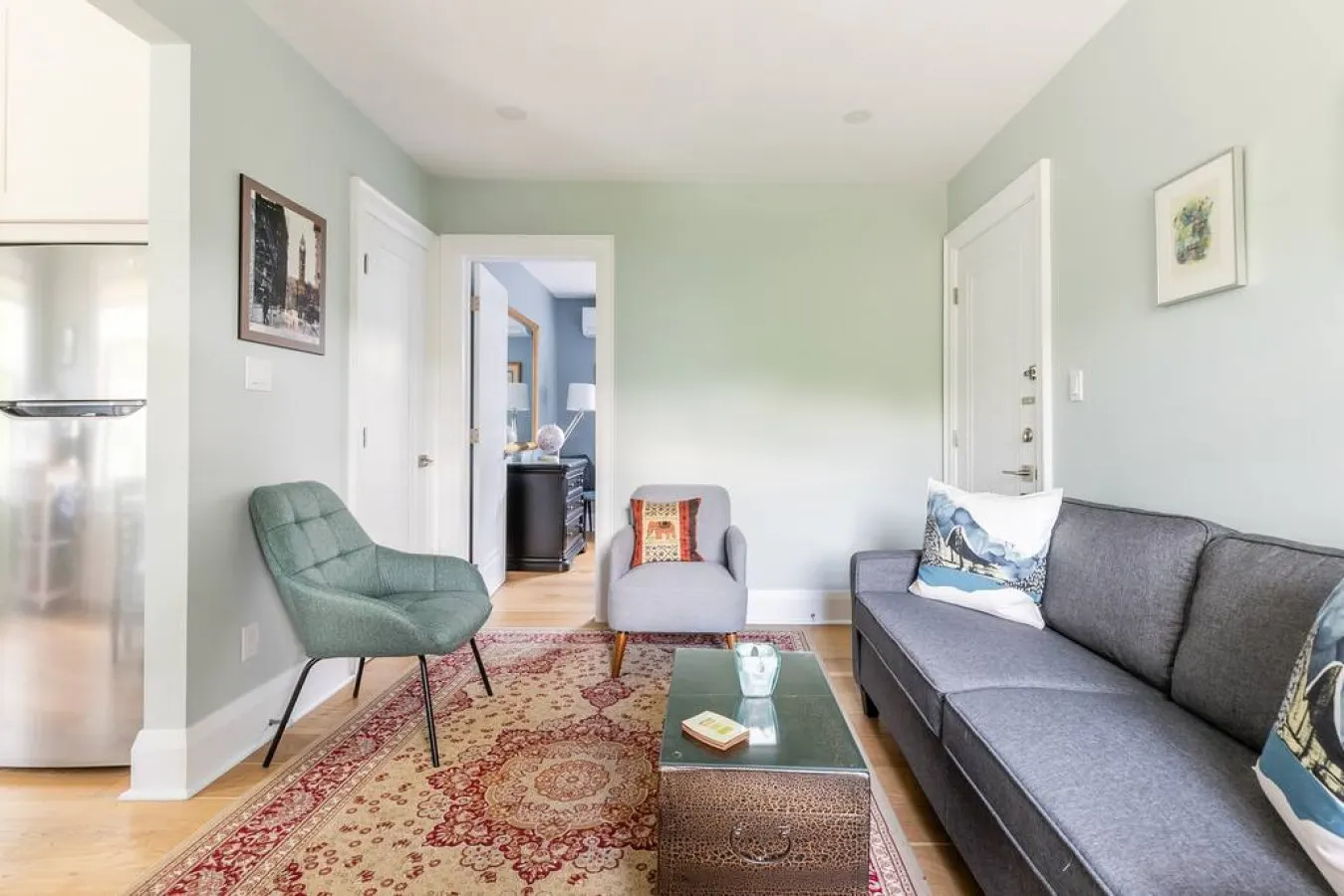 Stylish & Cozy 2-Bedroom Home - Bloor West Village 6