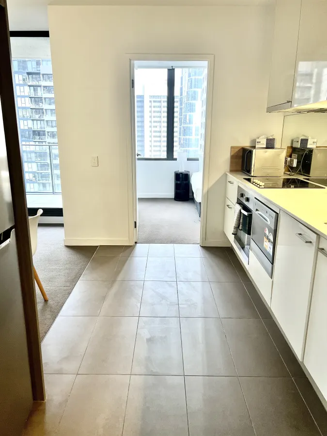 High Floor 2BR2Bath in Prime CBD 9