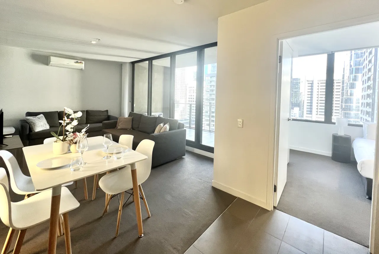 High Floor 2BR2Bath in Prime CBD 14