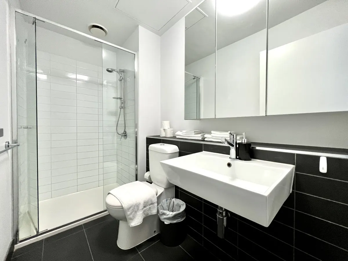 High Floor 2BR2Bath in Prime CBD 15