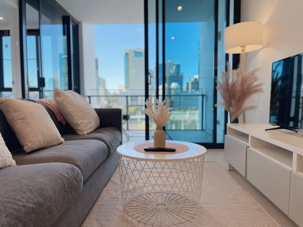 Brisbane Skyline View 2Beds River view Apt 4