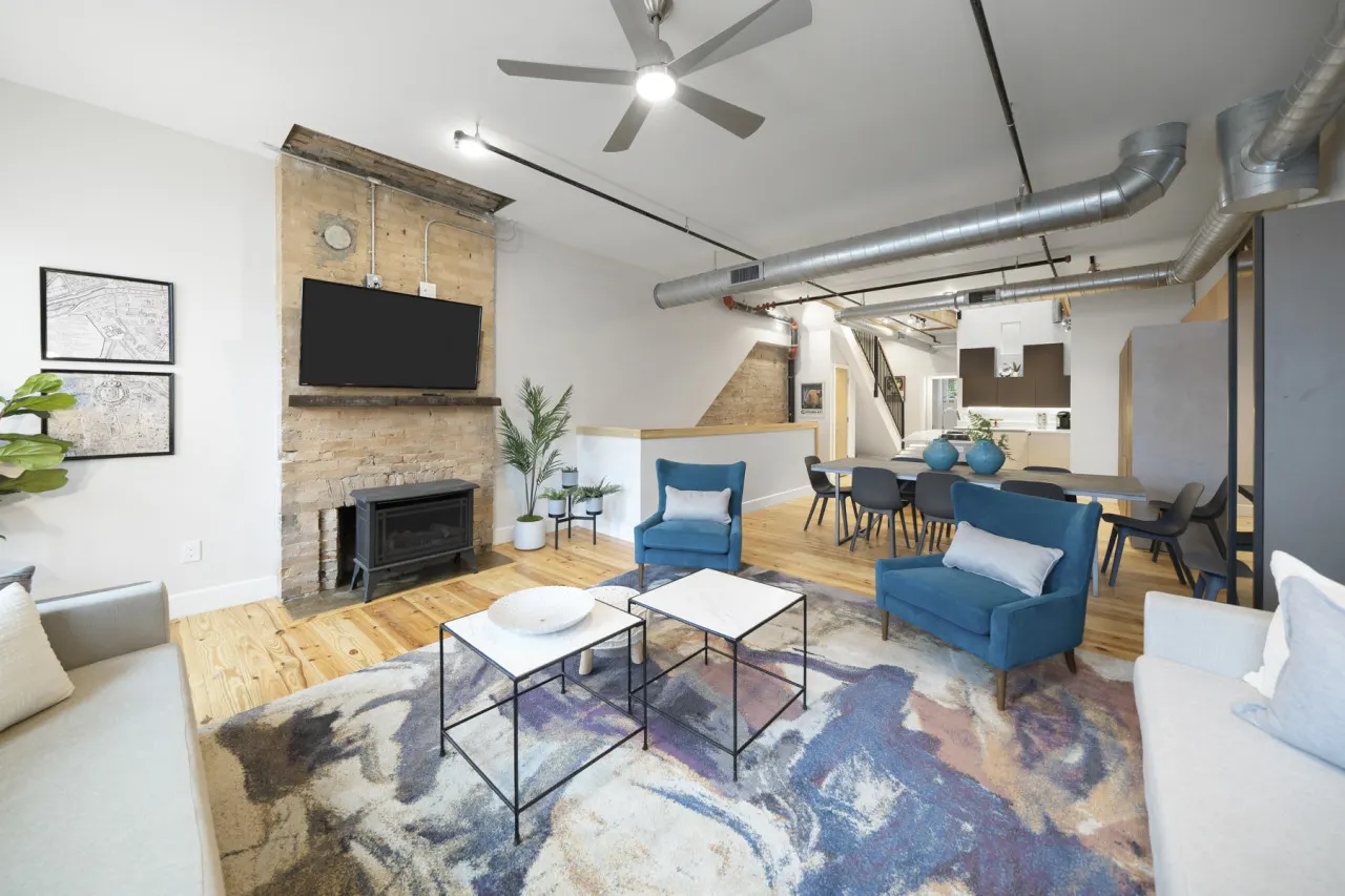 Huge Retreat Rooftop Deck Stay At Findlay Market 9