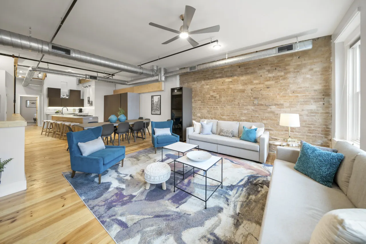 Huge Retreat Rooftop Deck Stay At Findlay Market 8