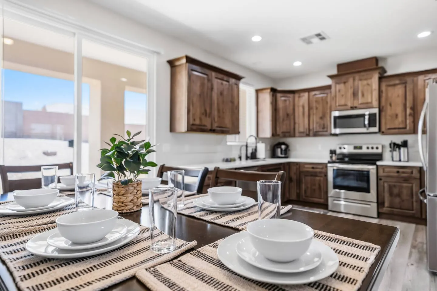 New-Build Near Lake & Casinos Sleeps 8 9