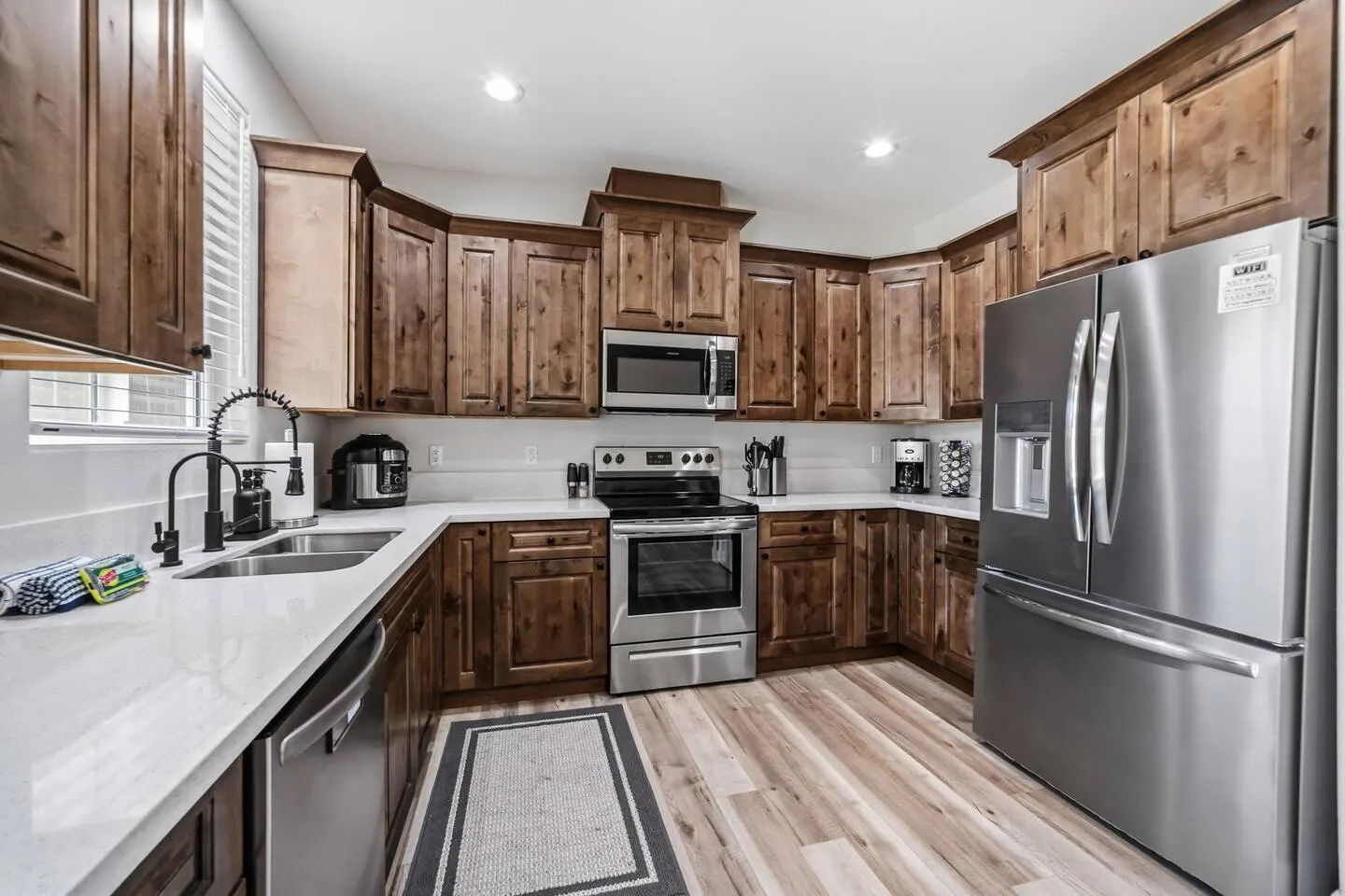 New-Build Near Lake & Casinos Sleeps 8 11