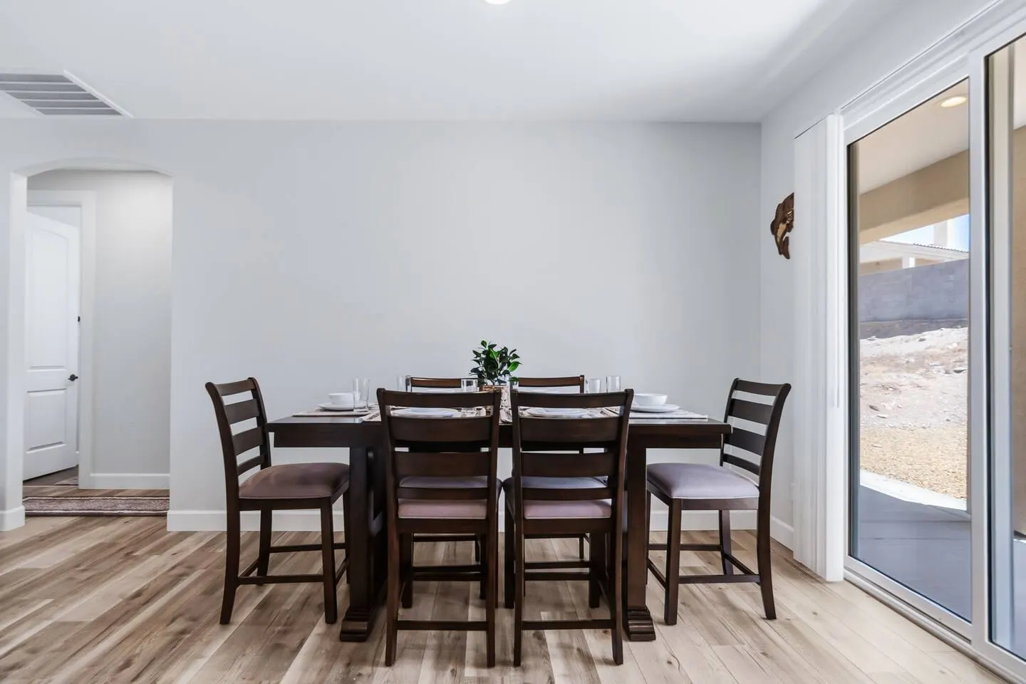 New-Build Near Lake & Casinos Sleeps 8 14
