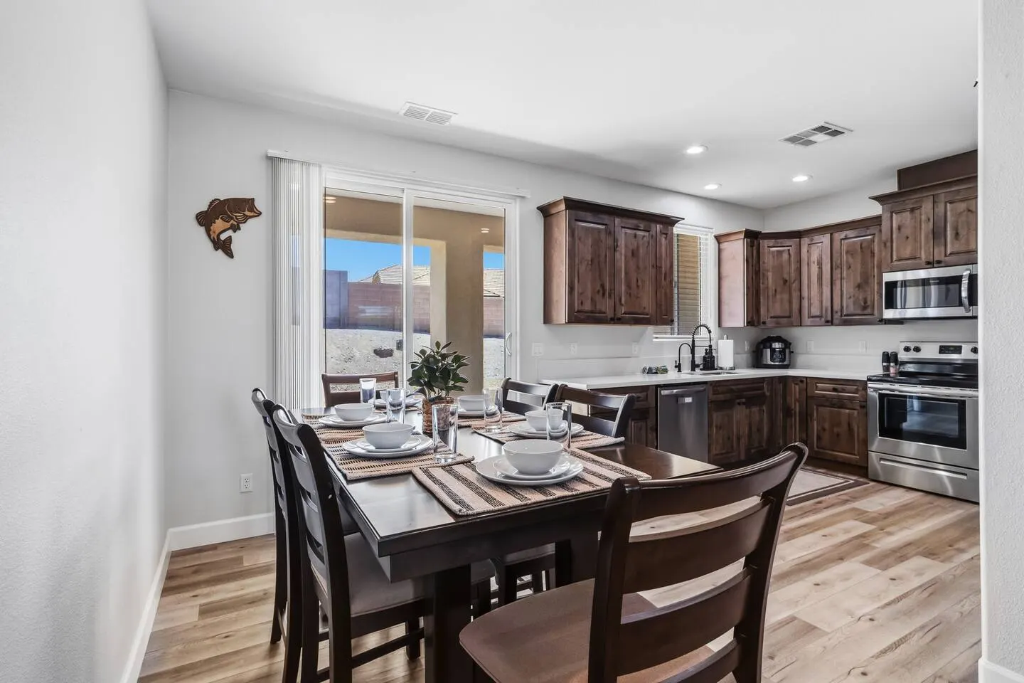 New-Build Near Lake & Casinos Sleeps 8 8