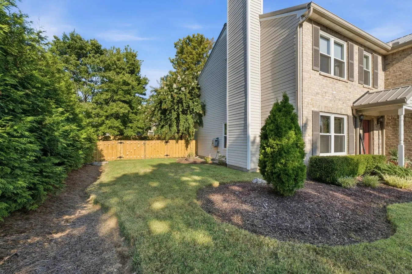 Fire pit, covered patio and fireplace near BNA 14