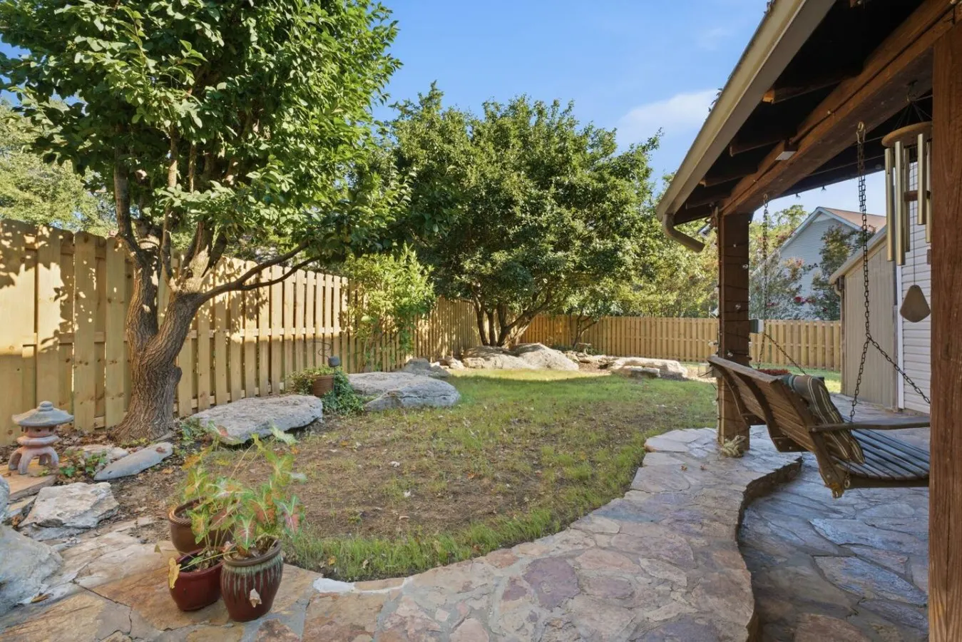 Fire pit, covered patio and fireplace near BNA — photo 4