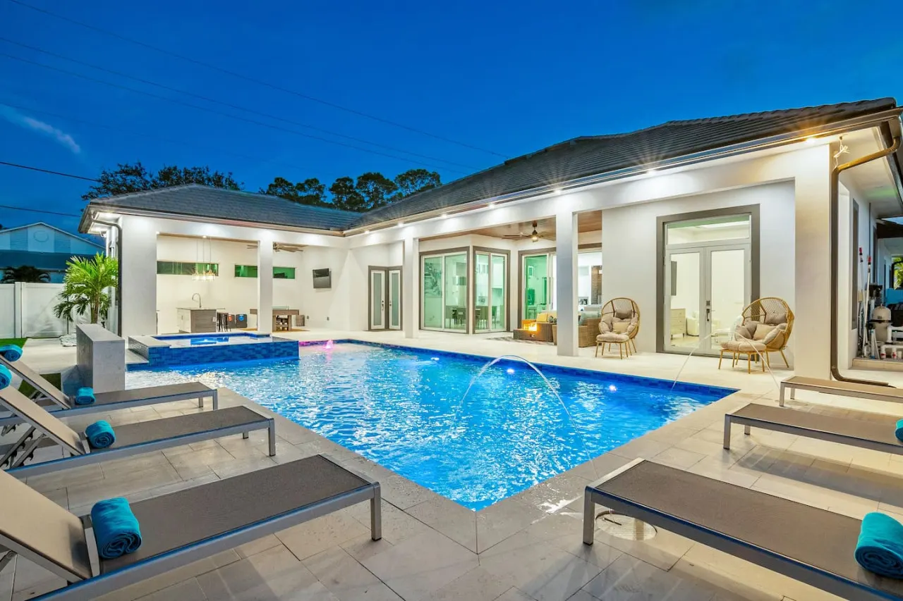 Blue Diamond Beach Home 1