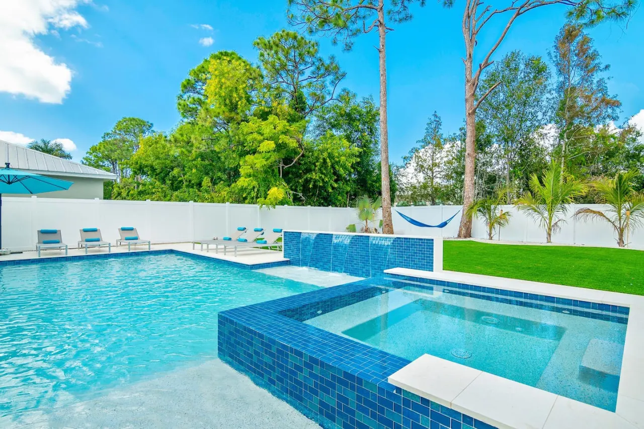 Blue Diamond Beach Home 10