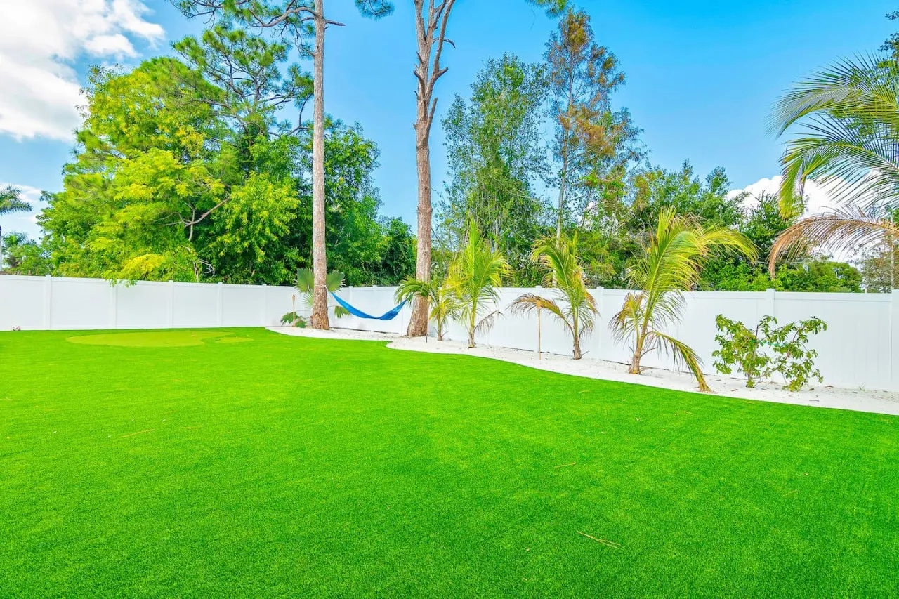 Blue Diamond Beach Home 11